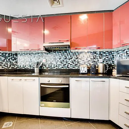 Cayan Tower, Dubai Marina Apartment Room photo